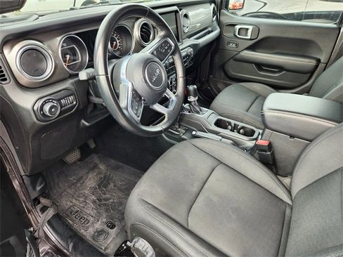 Used 2020 Jeep Wrangler Unlimited Sahara image 8