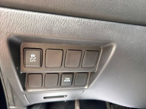 Used 2020 Nissan Pathfinder S AWD/4WD image 18