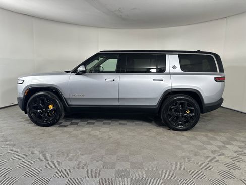 Used 2023 Rivian R1S Adventure image 2