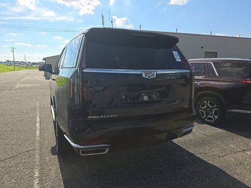 Used 2021 Cadillac Escalade Premium Luxury w/ Performance Package AWD/4WD image 4
