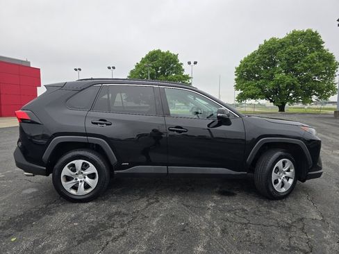 Used 2022 Toyota RAV4 LE AWD/4WD image 15