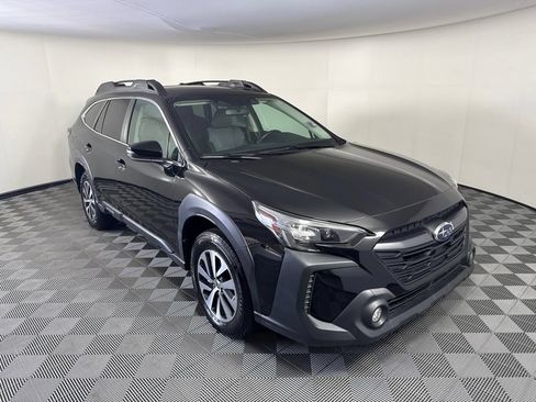 Used 2023 Subaru Outback Premium AWD/4WD image 7