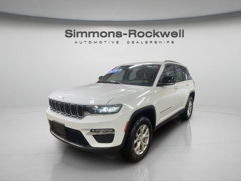 Used 2023 Jeep Grand Cherokee Limited w/ Luxury Tech Group II AWD/4WD image 1