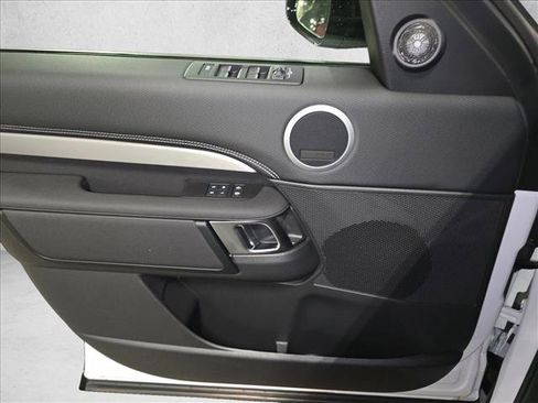 New 2026 Land Rover Discovery Limited Edition image 27