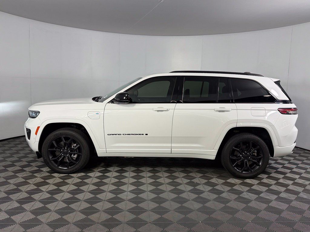 Used 2024 Jeep Grand Cherokee Limited 4xe AWD/4WD image 10