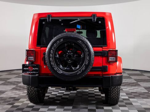 Used 2015 Jeep Wrangler Sahara image 6