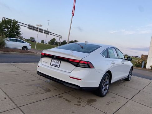Used 2024 Honda Accord EX image 11
