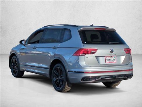 Used 2022 Volkswagen Tiguan SE R-Line image 8