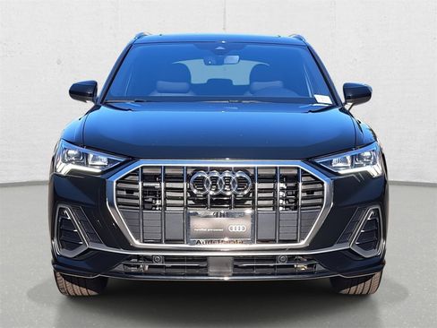 Certified 2025 Audi Q3 2.0T Premium w/ Convenience Package image 2