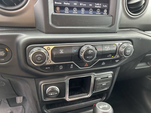 Used 2022 Jeep Wrangler Sport AWD/4WD image 20