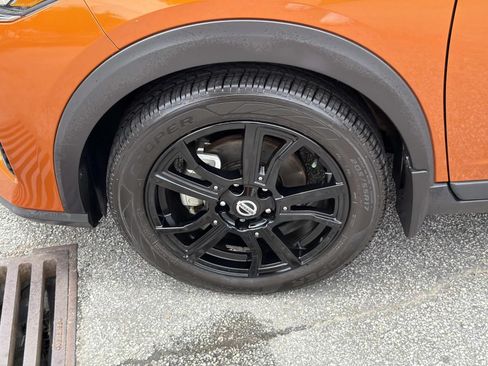 Used 2021 Nissan Kicks SR w/ SR Premium Package FWD image 11