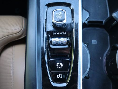 Used 2019 Volvo XC60 T5 Inscription w/ Protection Package AWD/4WD image 38