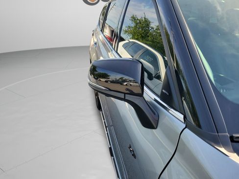 Used 2021 Toyota Highlander Limited FWD image 13