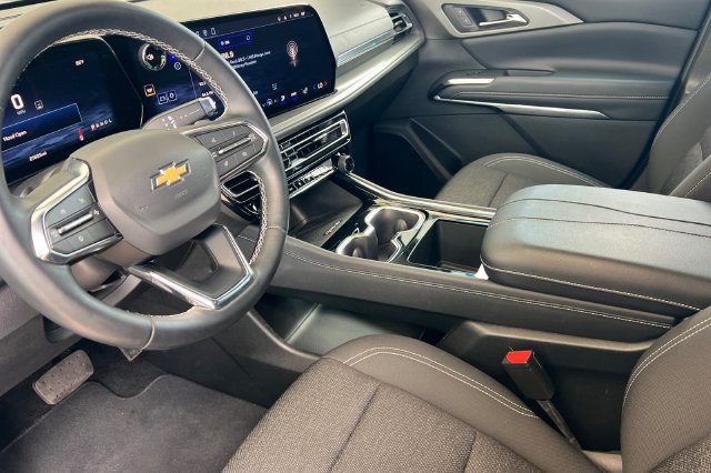 Used 2026 Chevrolet Traverse LT AWD/4WD image 10