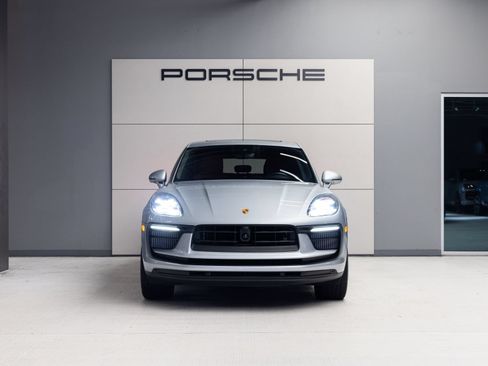 Certified 2023 Porsche Macan S AWD/4WD image 10