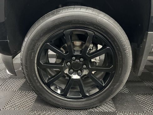 Used 2022 GMC Canyon Denali w/ Denali Black Edition Package image 38