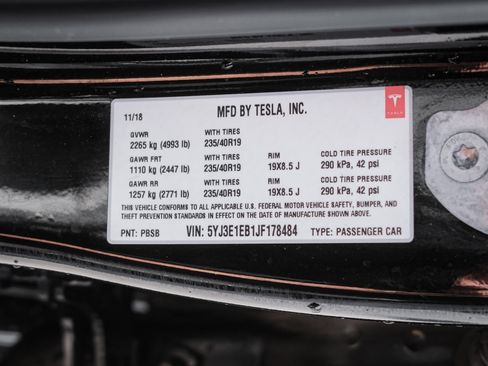 Used 2018 Tesla Model 3 Long Range image 34