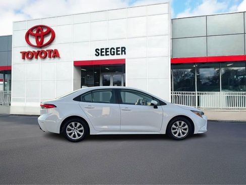 Certified 2024 Toyota Corolla LE image 2