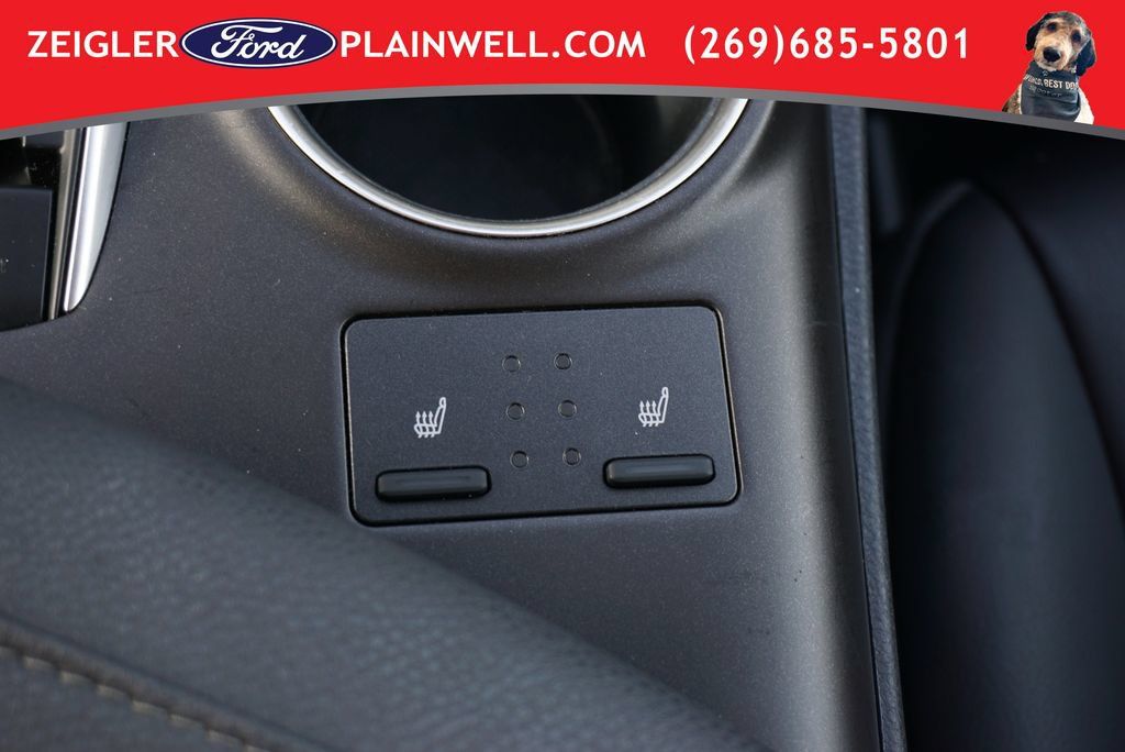 Used 2022 Toyota Camry XLE w/ Navigation Upgrade Package FWD image 23