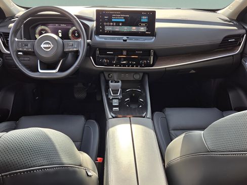 Certified 2024 Nissan Rogue Platinum image 14