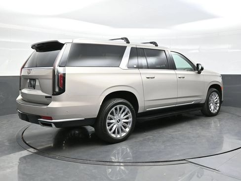 Certified 2024 Cadillac Escalade ESV Premium Luxury AWD/4WD image 7