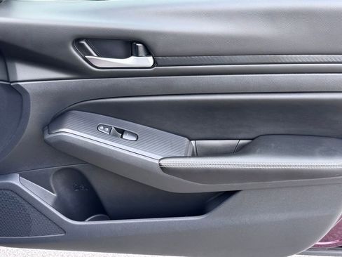 Used 2024 Nissan Altima 2.5 SV image 22