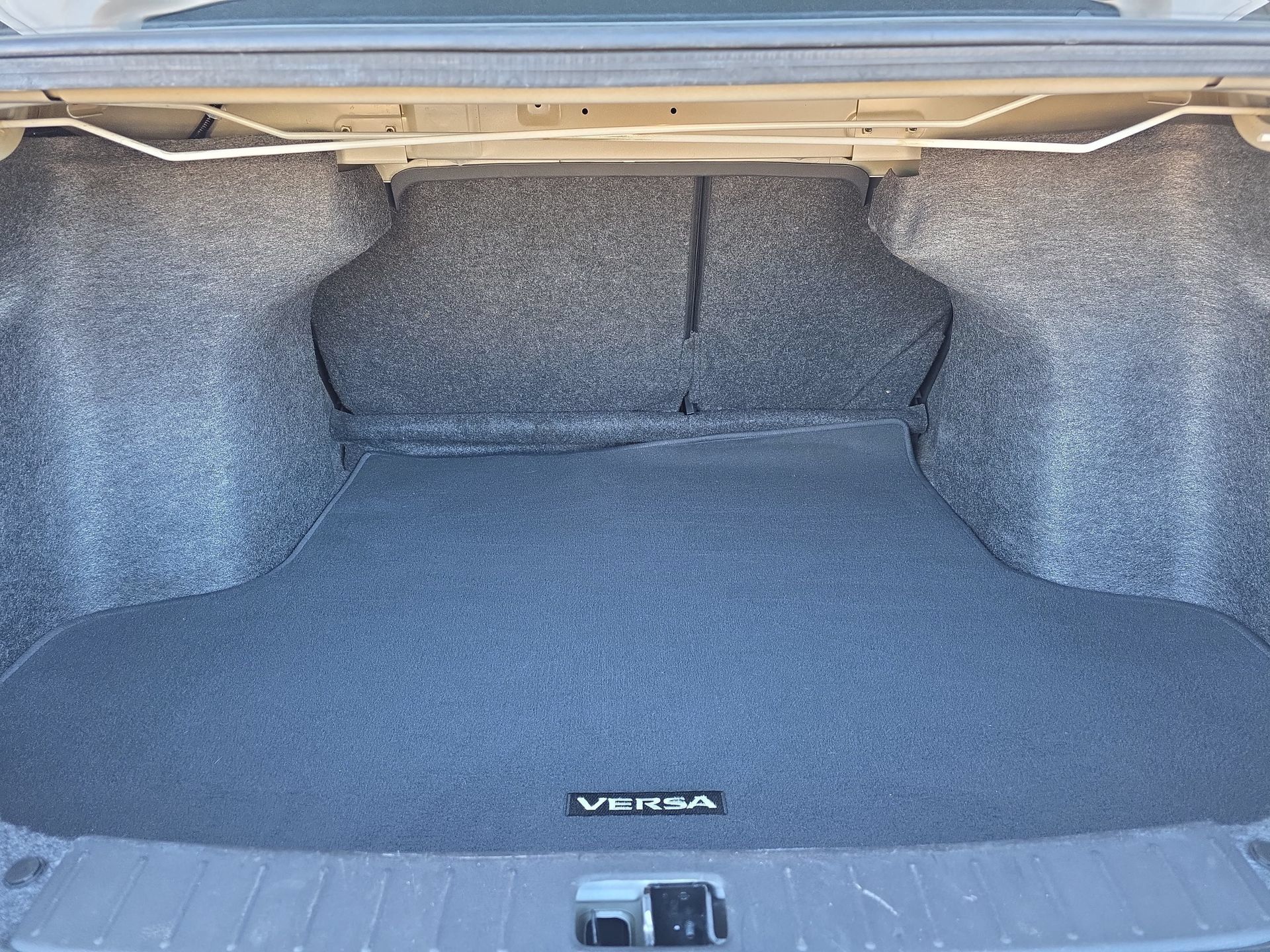 Used 2019 Nissan Versa SV FWD image 12