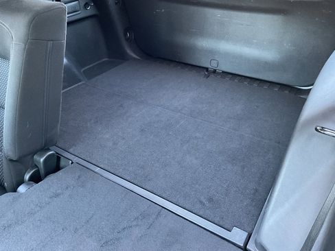 Used 2024 GMC Terrain SLE image 17