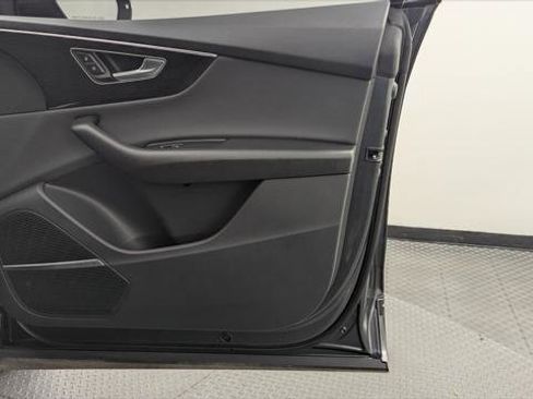 Used 2022 Audi Q8 Premium Plus w/ Premium Plus Package image 23