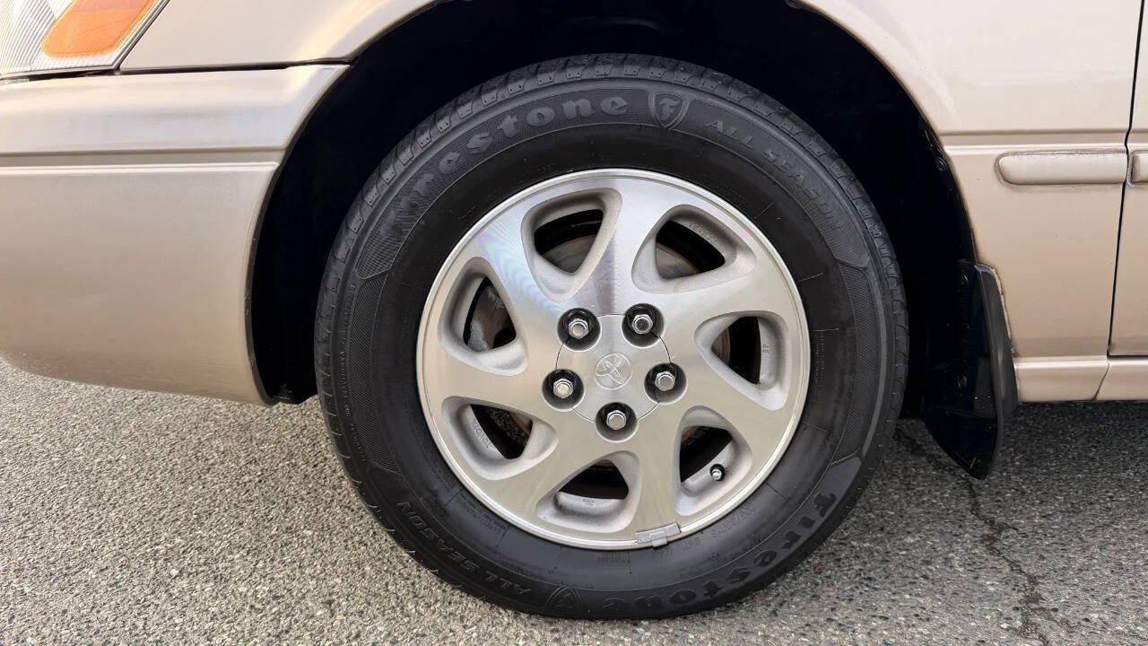 Used 1999 Toyota Camry LE w/ Value Pkg FWD image 9