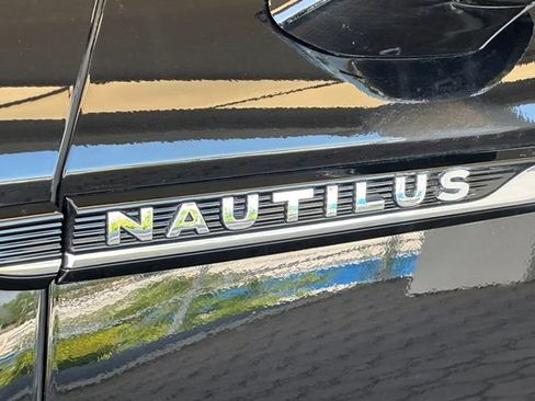 Used 2023 Lincoln Nautilus Reserve w/ Monochromatic Package AWD/4WD image 30