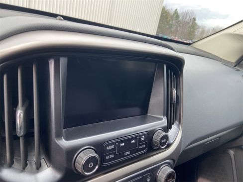 Used 2018 Chevrolet Colorado Z71 image 18