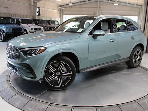 Used 2025 Mercedes-Benz GLC 350e GLC 350e 4MATICﾮ w/ AMG Line image 4