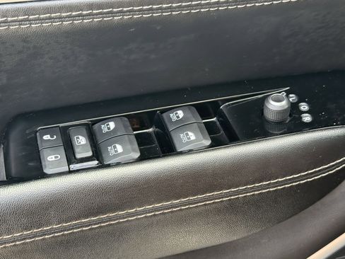 Used 2023 Jeep Wagoneer L Series II AWD/4WD image 26
