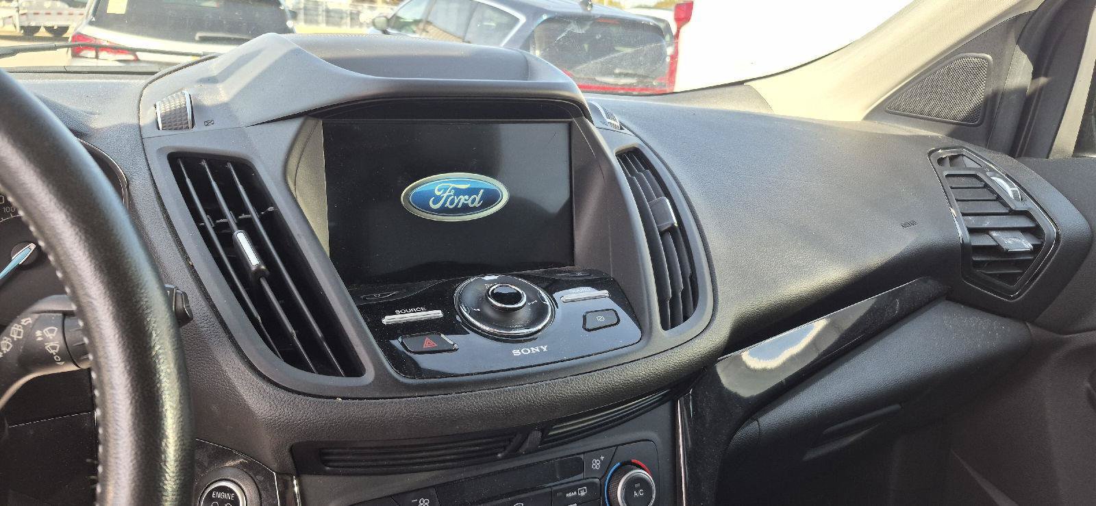 Used 2019 Ford Escape Titanium AWD/4WD image 9