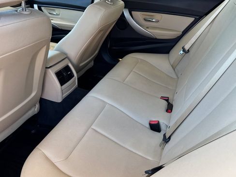Used 2018 BMW 320i Sedan RWD image 12