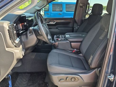 Used 2023 Chevrolet Silverado 1500 LT AWD/4WD image 8