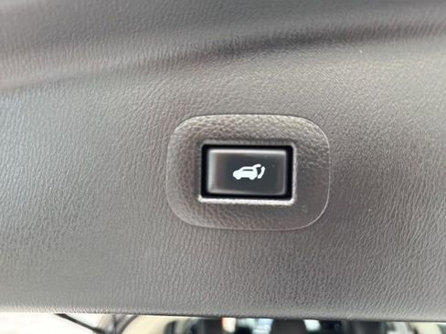 Used 2017 INFINITI QX80 4WD w/ Driver Assistance Package image 31