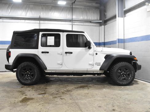 Used 2019 Jeep Wrangler Unlimited Sport image 23
