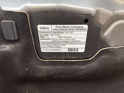 Used 2015 Ford Escape Titanium FWD image 32