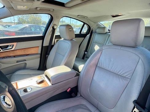 Used 2010 Jaguar XF Luxury image 22