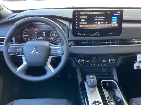 New 2026 Mitsubishi Outlander LE AWD/4WD image 12