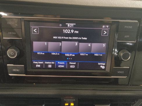 Used 2020 Volkswagen Jetta R-Line FWD image 25