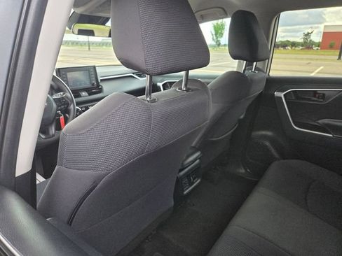 Used 2019 Toyota RAV4 LE w/ Carpet Mat Package AWD/4WD image 43