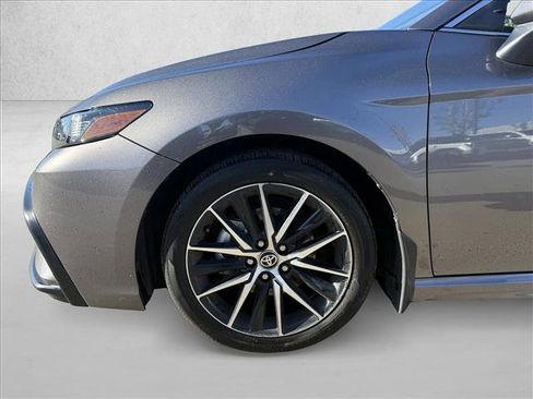 Used 2024 Toyota Camry SE w/ Cold Weather Package image 18