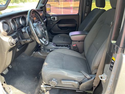 Used 2020 Jeep Wrangler Sport image 9