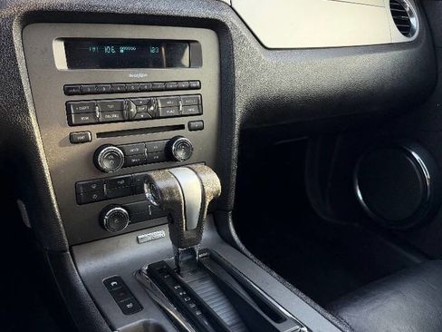 Used 2010 Ford Mustang Premium image 9