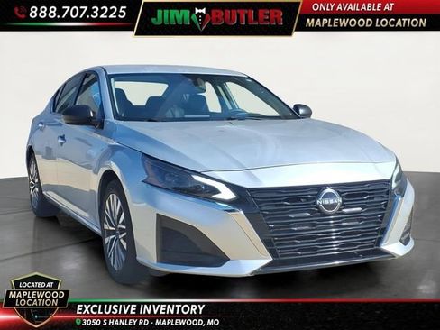 Used 2024 Nissan Altima 2.5 SV FWD image 6