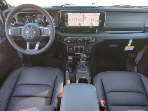 New 2024 Jeep Wrangler Unlimited Sahara w/ Technology Group AWD/4WD image 15