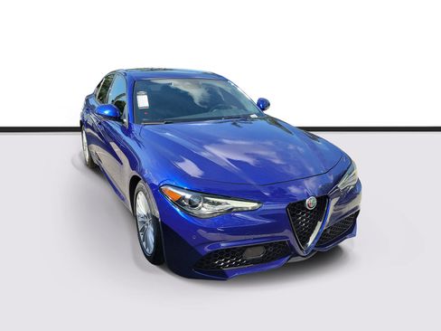 Used 2022 Alfa Romeo Giulia Sprint RWD image 1